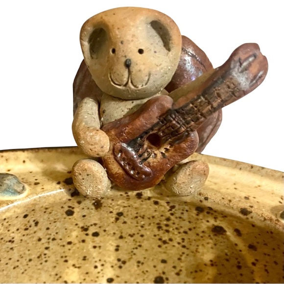 Hand Made Studio Pottery Artist Signed Chip & Dip Platter Bear Playing Guitar - Picture 4 of 12